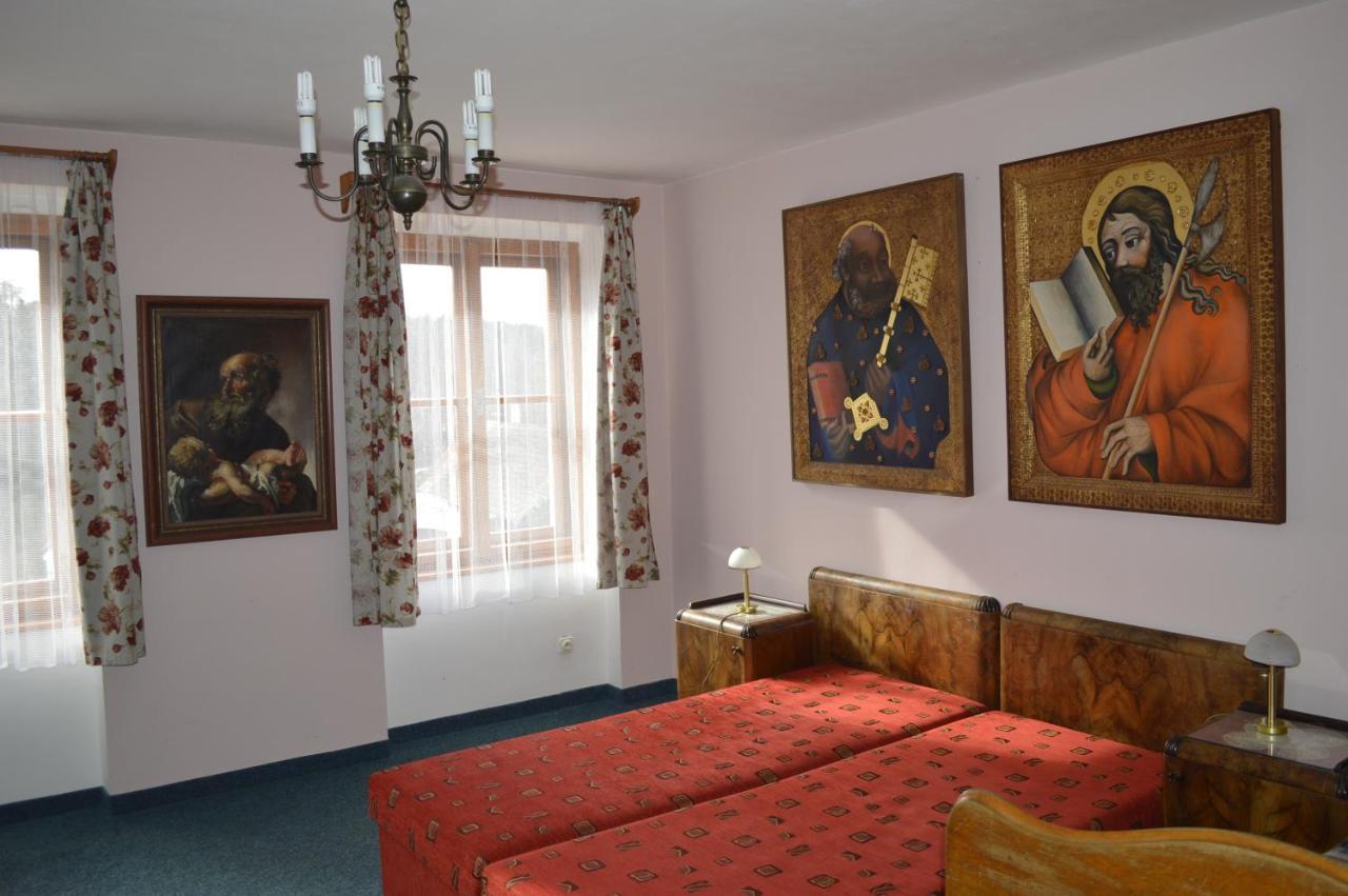 Penzion Medvedi Paseka Nová Bystřice Екстериор снимка